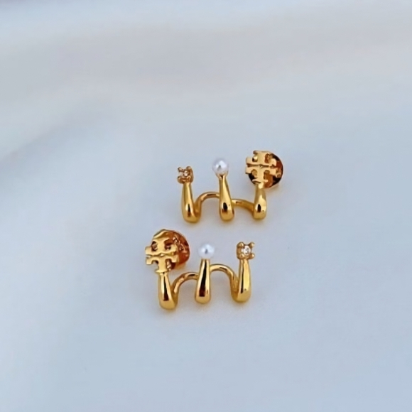 Tory Burch Kira Pearl Multi-hoop Huggie Earrings - Picture 4 of 4